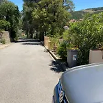 Les Chenes-lieges D'ambeille * Collioure