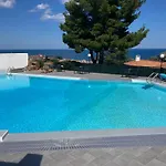 Les Chenes-lieges D'ambeille Apartamento *