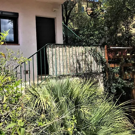 Les Chenes-lieges D'ambeille Apartment